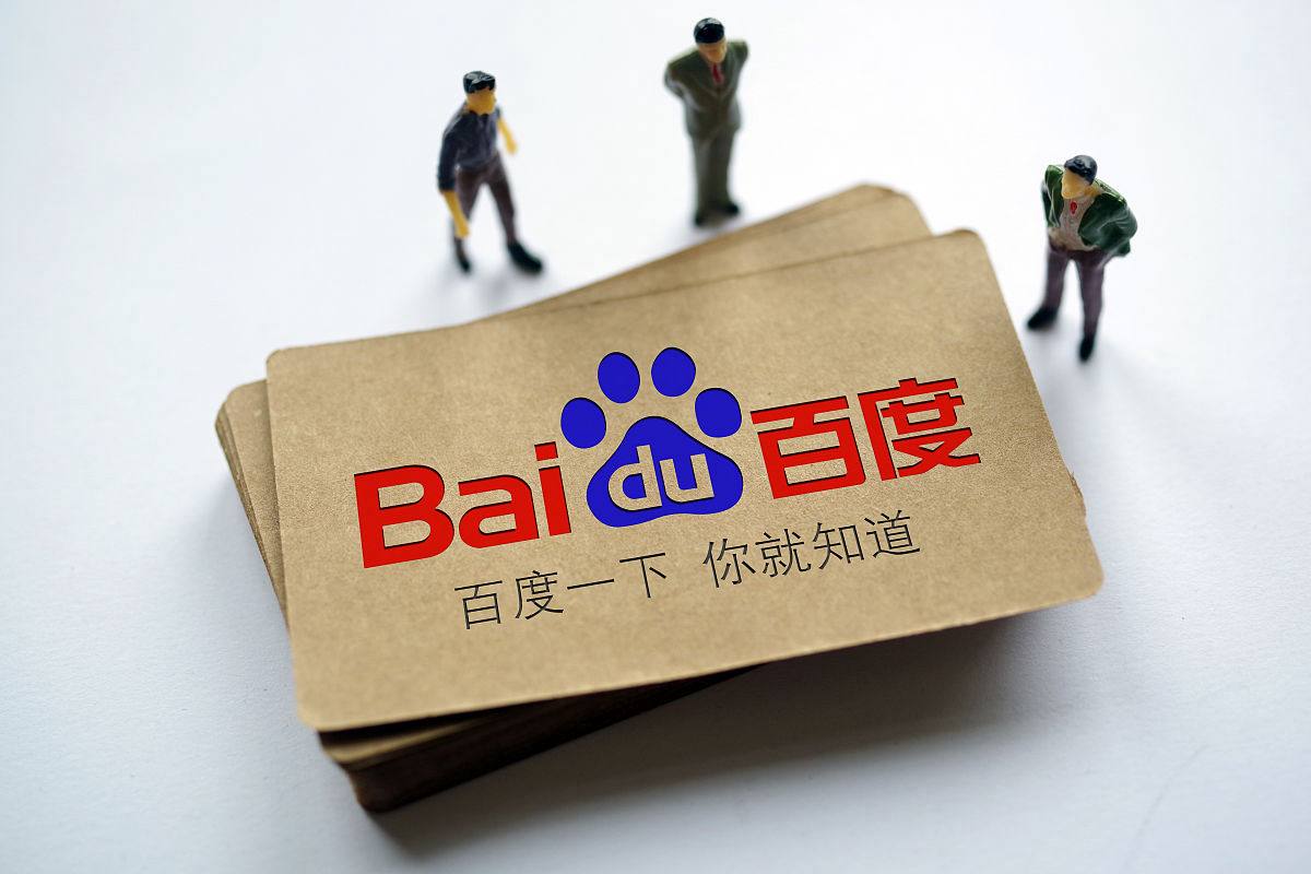 范丞丞意大利街头小少爷